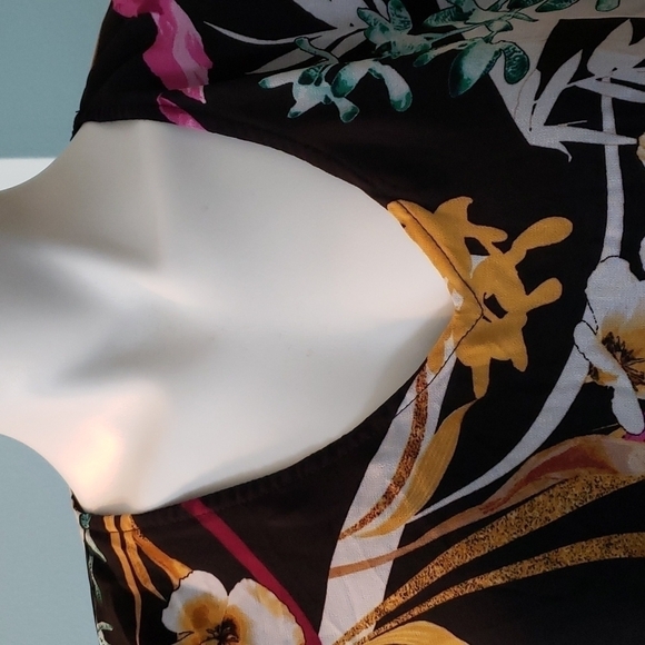 Thalia Sodi Floral Top - Picture 4 of 6